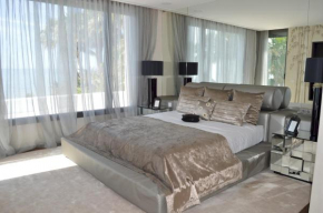 MODERN DESIGNER VILLA 34121743 DIRECT SEAFRONT LOS MONTEROS MARBELLA FOR HOLIDAY RENTALS